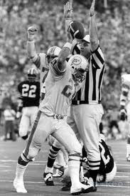 Jim Kiick scores against Browns.